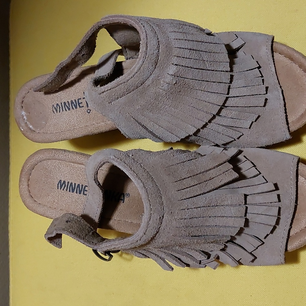 Minnetonka Size 6 Cork Wedge Fringe - image 1